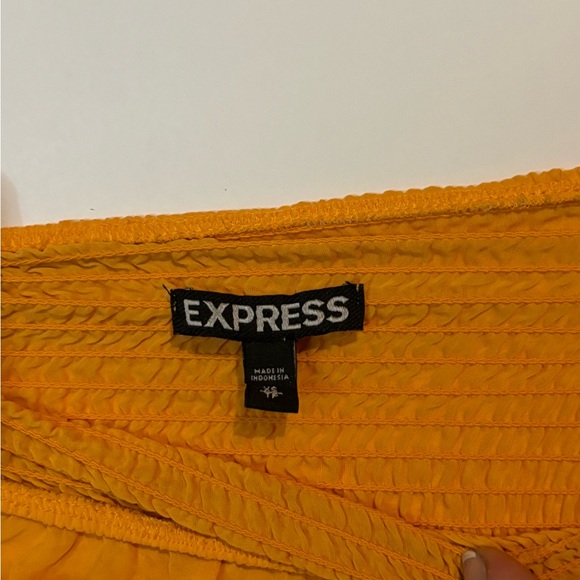 Yellow Flowy Off the Shoulder Crop - Picture 3 of 3